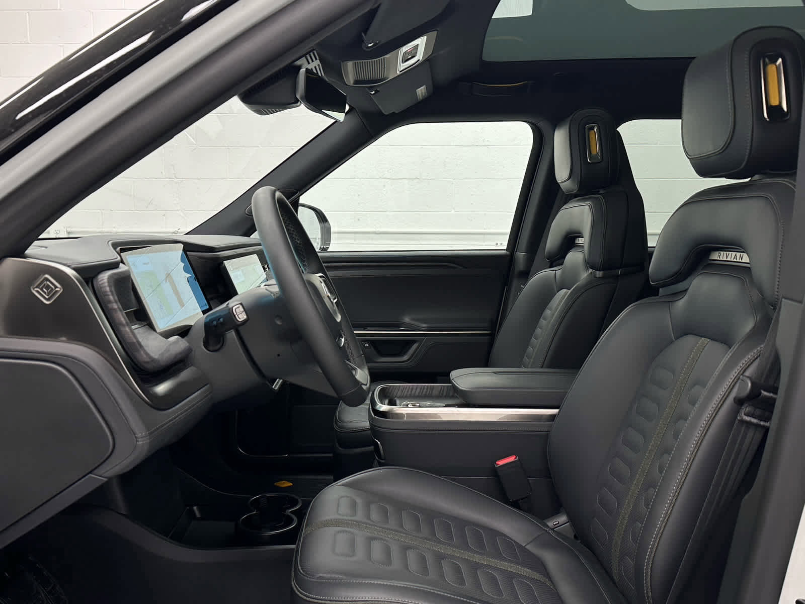 Used 2026 Rivian R1S Adventure image 11