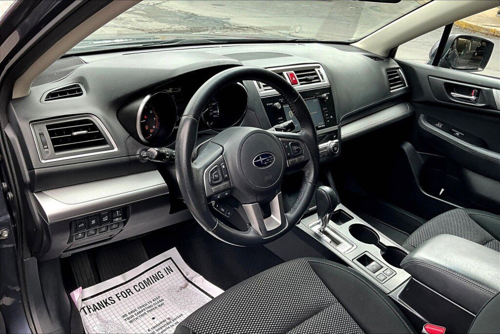Used 2017 Subaru Outback 2.5i Premium image 10