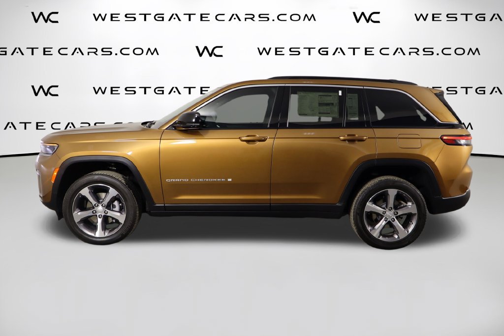 New 2026 Jeep Grand Cherokee Limited w/ Trailer Tow Package AWD/4WD image 5