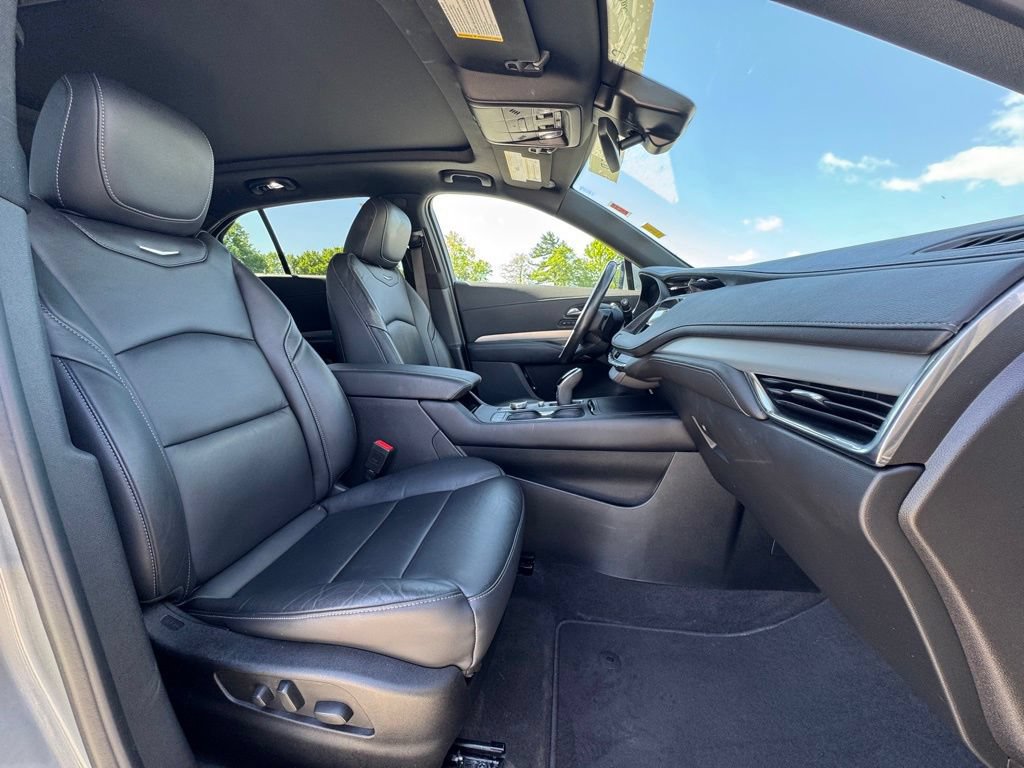 Certified 2023 Cadillac XT4 Premium Luxury w/ Cold Weather Package AWD/4WD image 33