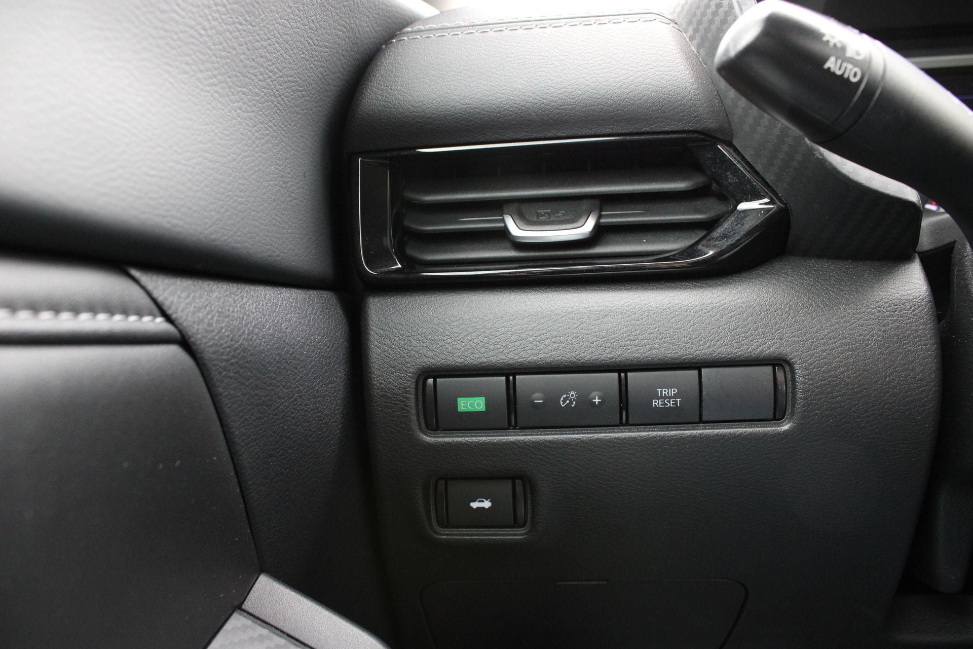 Used 2024 Nissan Sentra SV FWD image 23