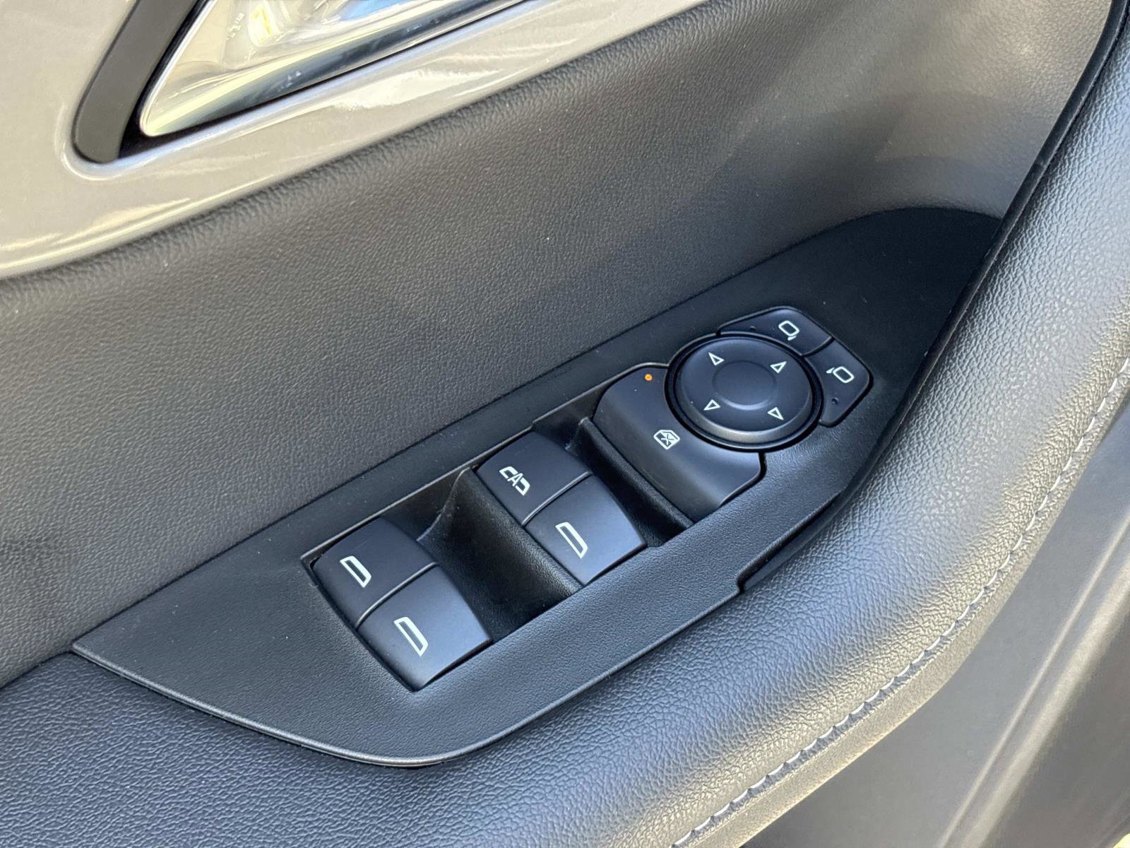 Used 2025 Chevrolet Blazer LT AWD/4WD image 13