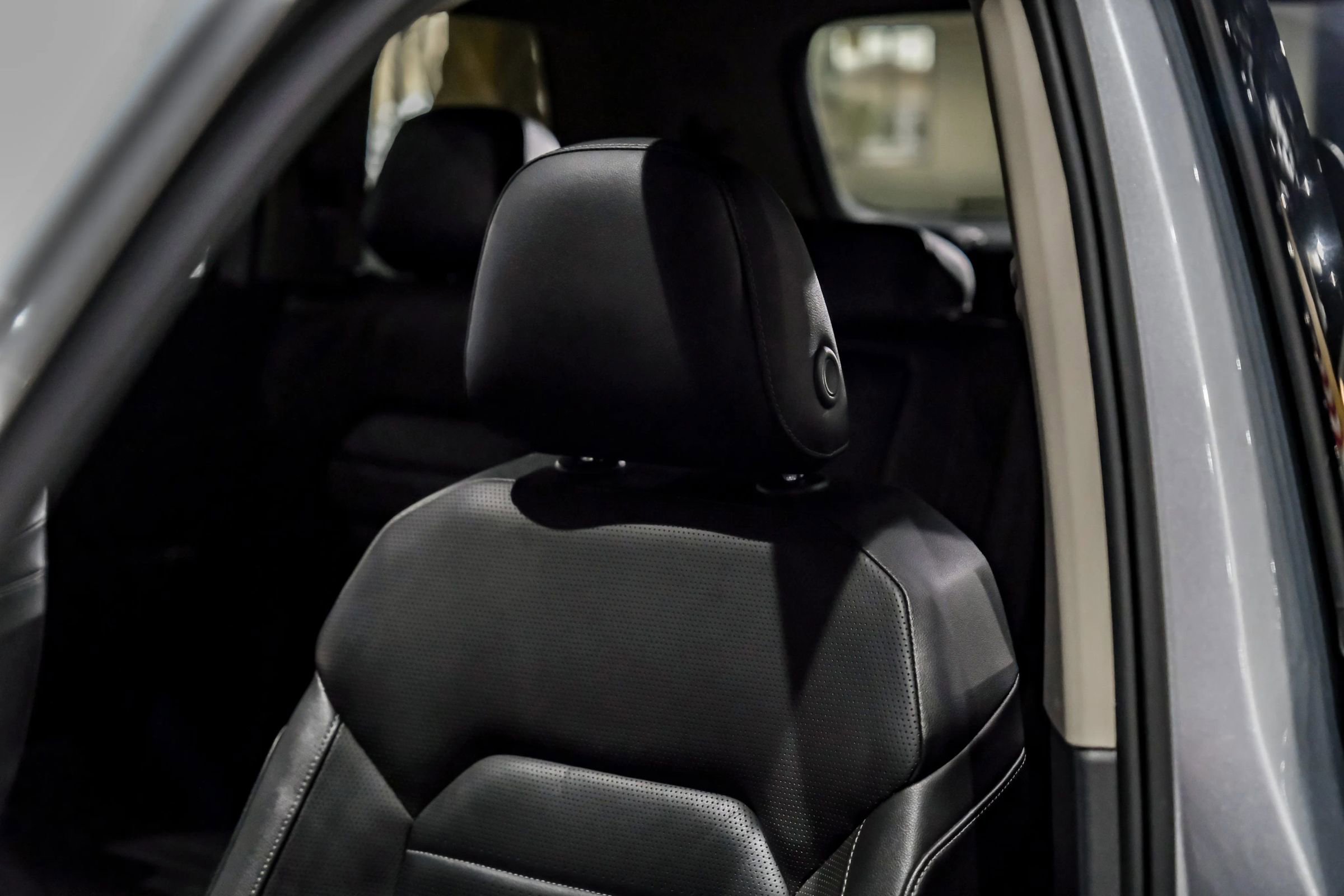 Used 2018 Volkswagen Atlas SEL Premium image 30