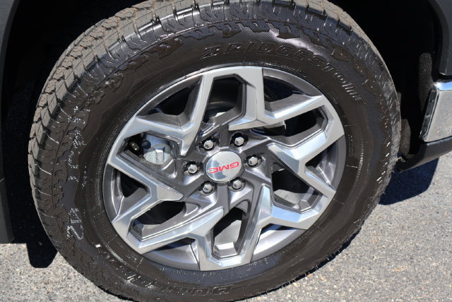 New 2026 GMC Sierra 1500 SLE w/ Preferred Package AWD/4WD image 28