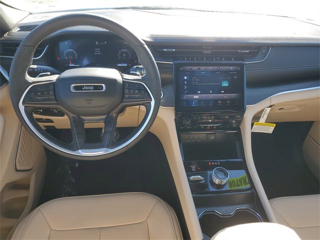 New 2025 Jeep Grand Cherokee Limited w/ Trailer Tow Package image 13