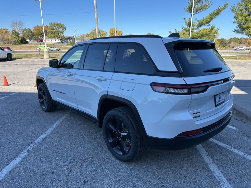 New 2025 Jeep Grand Cherokee Altitude AWD/4WD image 21