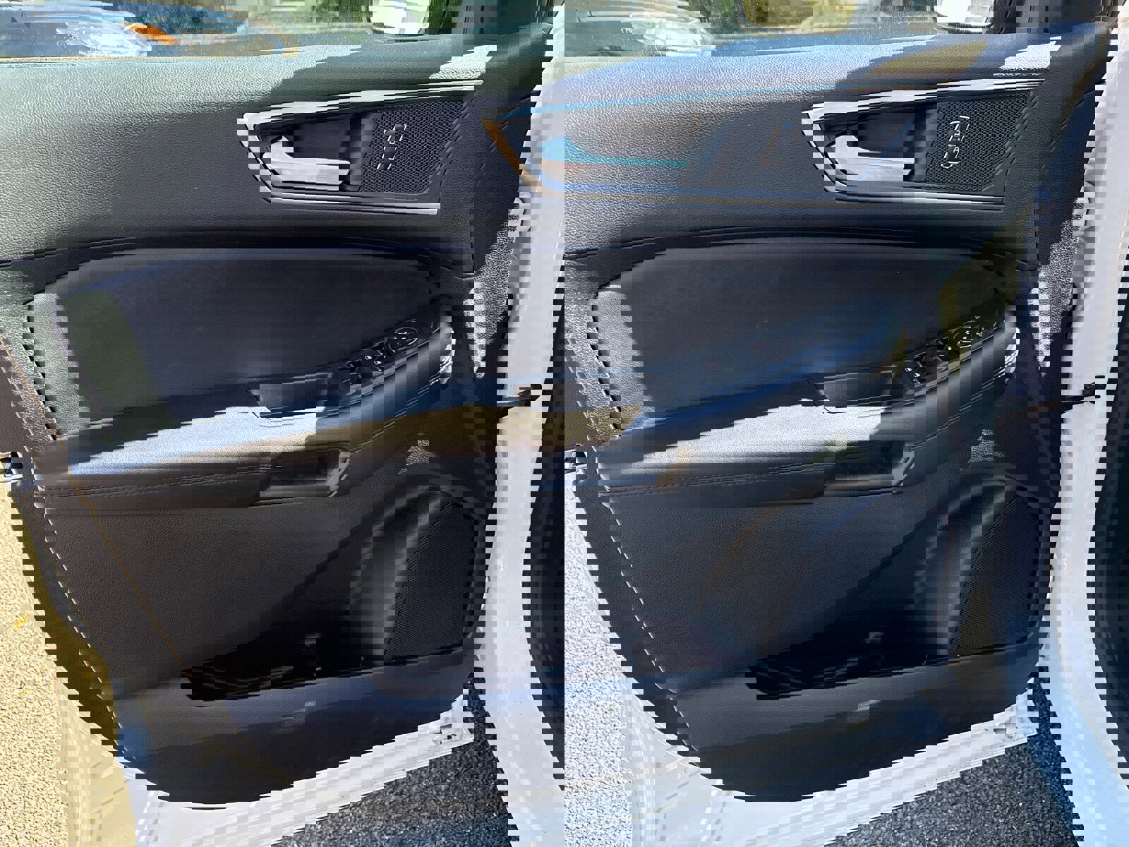 Used 2022 Ford Edge SEL w/ Convenience Package image 12