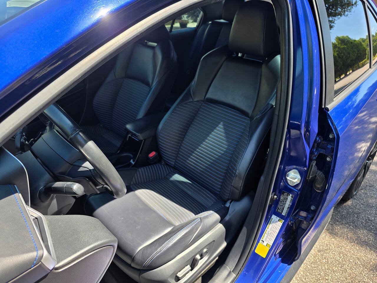 Used 2020 Toyota Corolla XSE FWD image 13