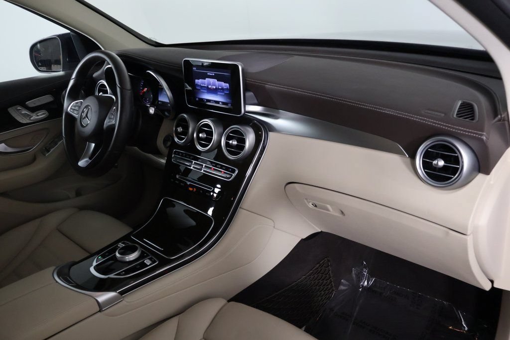 Used 2017 Mercedes-Benz GLC 300 image 9