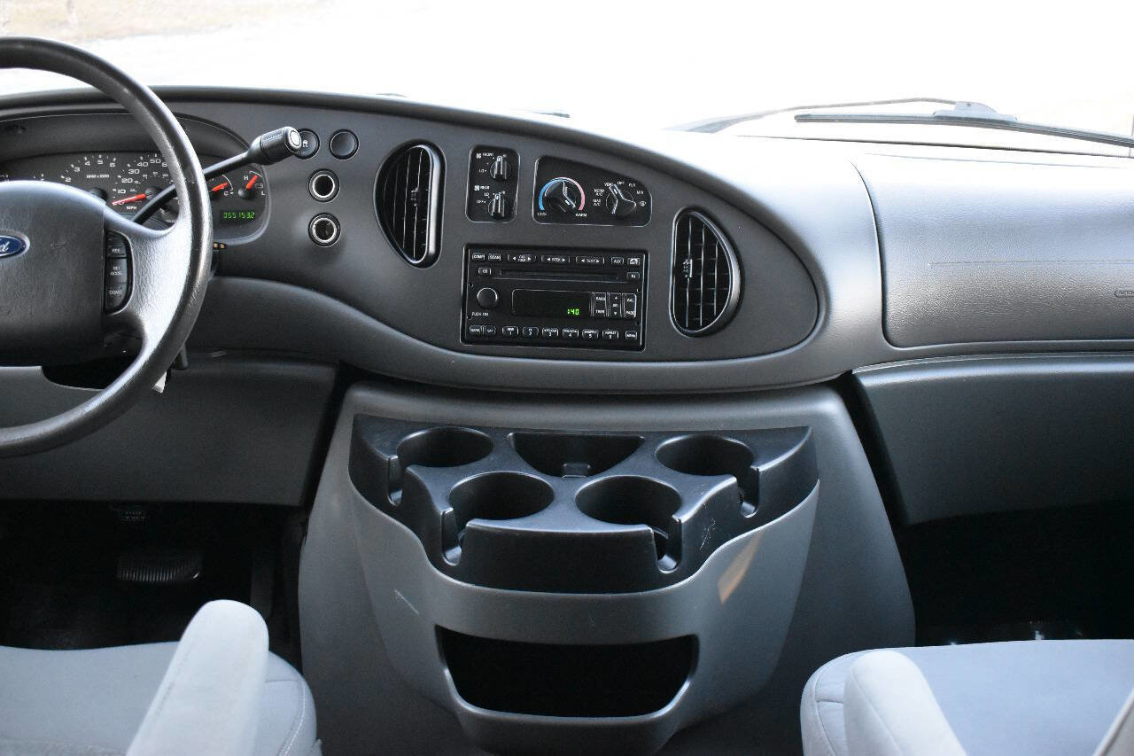 Used 2008 Ford E-350 and Econoline 350 XLT image 21