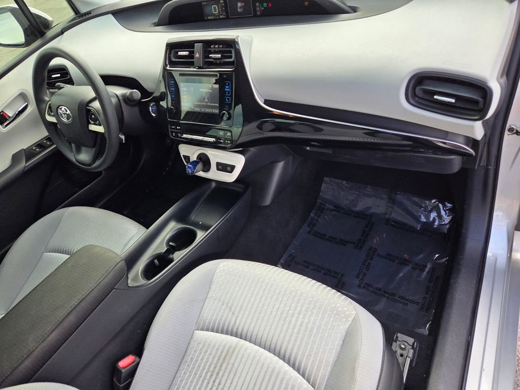 Used 2016 Toyota Prius Four image 18