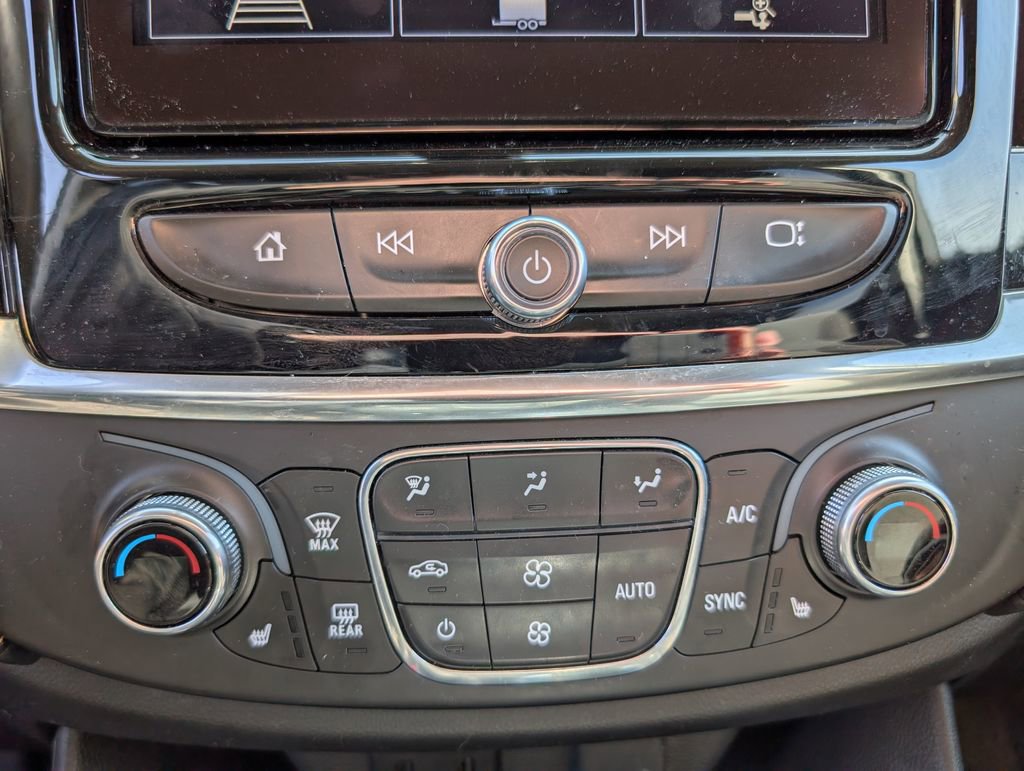 Used 2021 Chevrolet Traverse LT AWD/4WD image 18