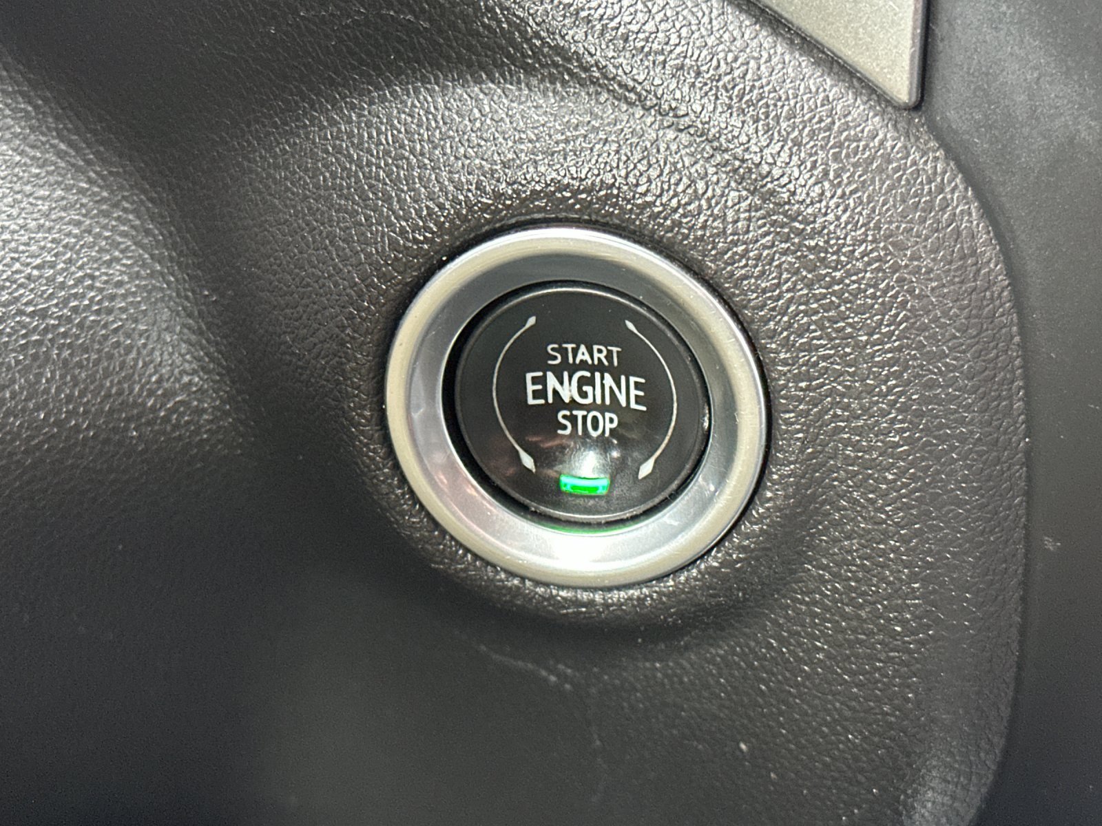 Used 2020 Chevrolet Silverado 1500 RST image 25