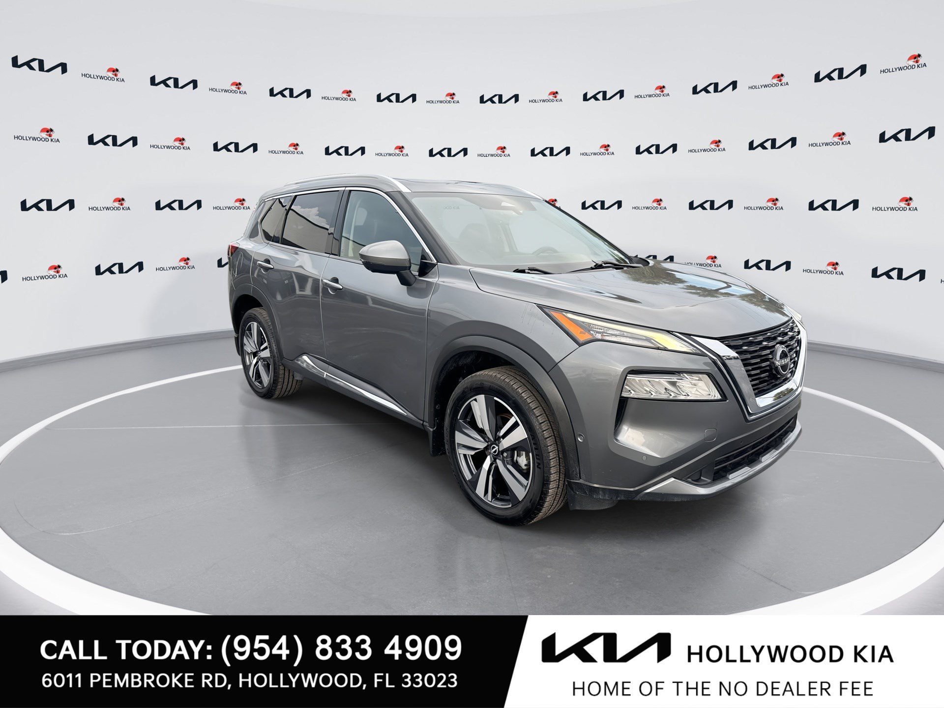 Used 2023 Nissan Rogue SL w/ SL Premium Package FWD image 2