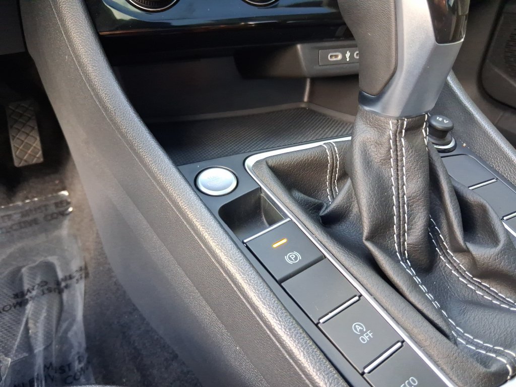 Certified 2024 Volkswagen Jetta SE w/ Panoramic Sunroof Package FWD image 25