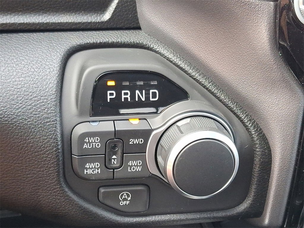 New 2026 RAM 1500 4x4 Crew Cab image 9