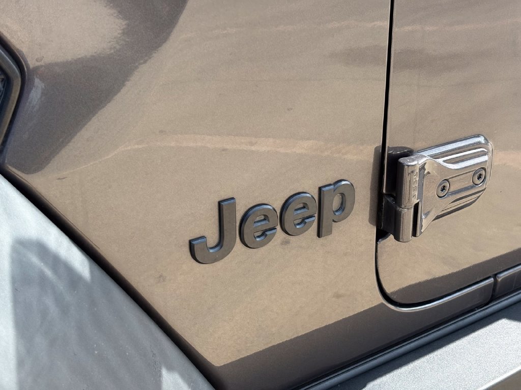 Used 2022 Jeep Wrangler Unlimited Sport AWD/4WD image 13