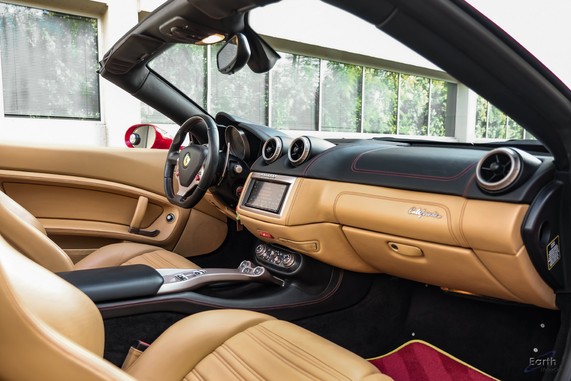 Used 2014 Ferrari California RWD image 53