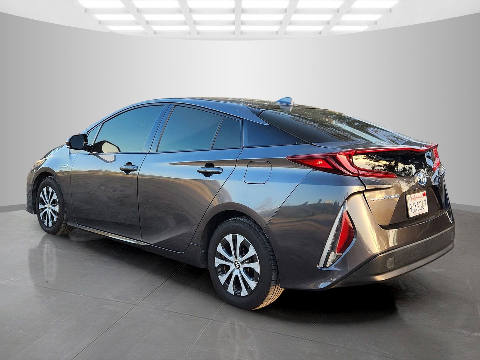Used 2020 Toyota Prius Prime LE image 5