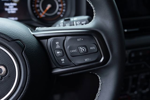 Used 2025 Jeep Wrangler Unlimited Rubicon w/ Convenience Group image 26