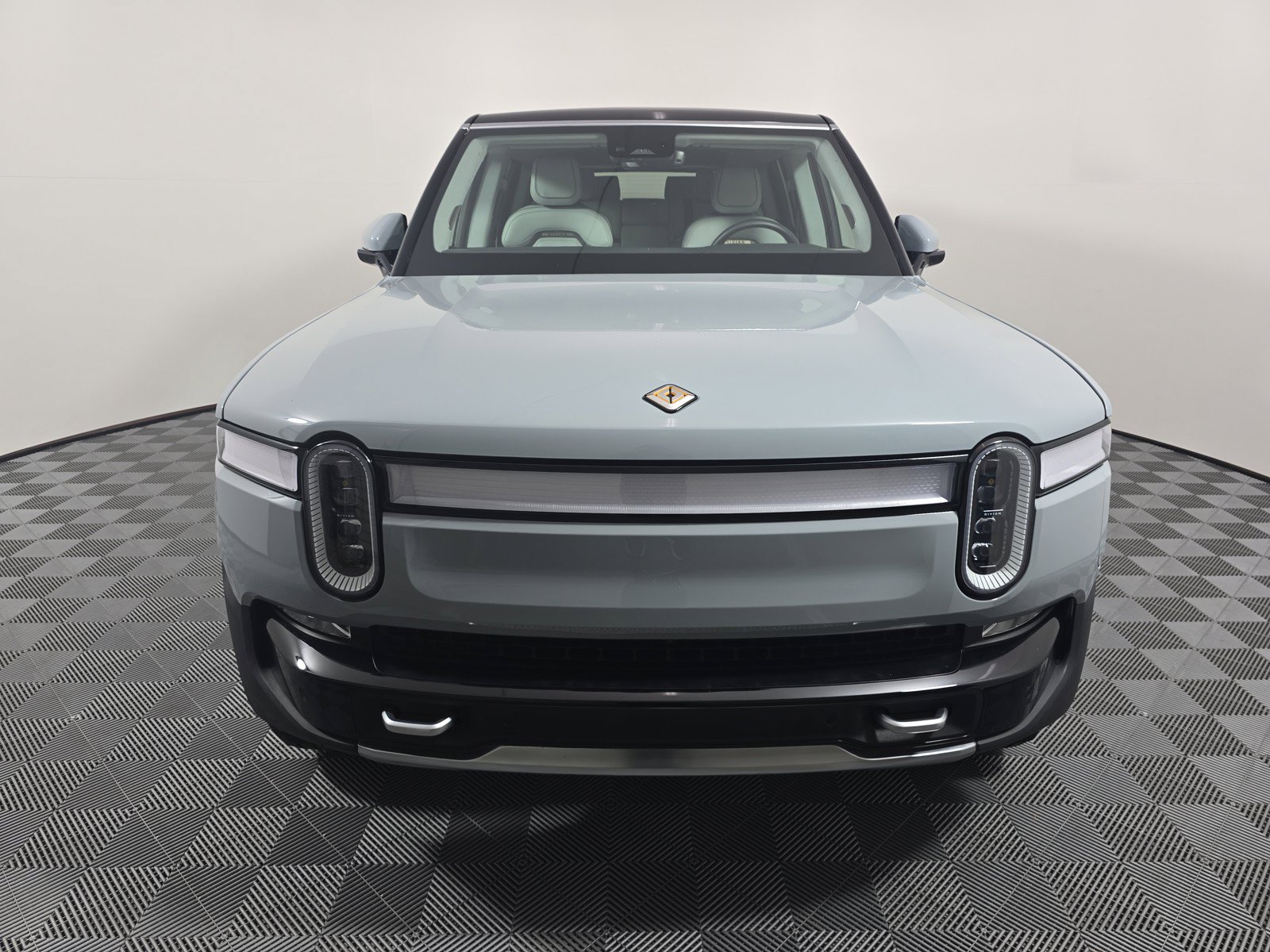 Used 2024 Rivian R1S Adventure AWD/4WD image 8