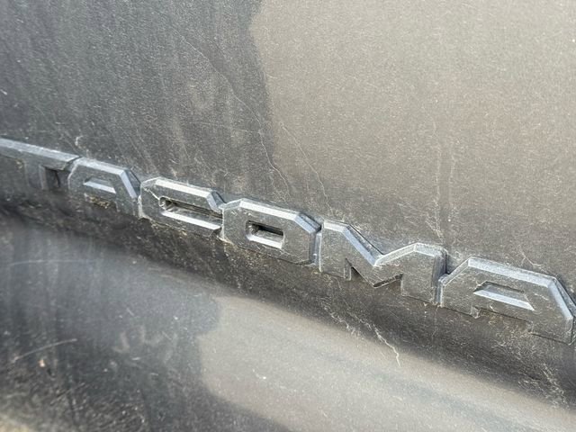 Used 2018 Toyota Tacoma TRD Off-Road image 10