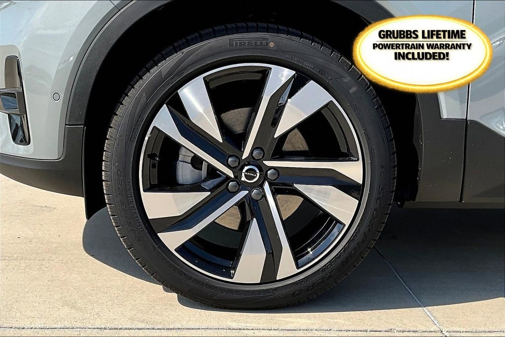 New 2026 Volvo XC40 B4 Plus w/ Protection Package Premier image 25