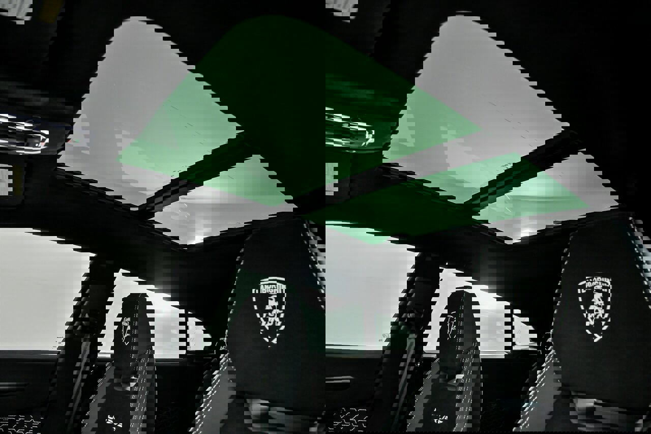 Used 2024 Lamborghini Urus Performante image 24