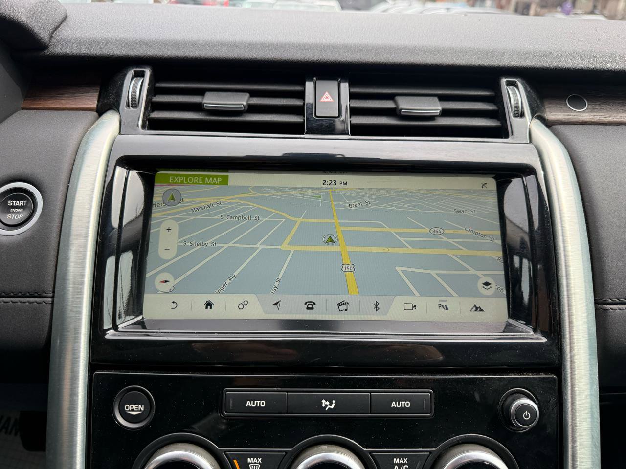 Used 2017 Land Rover Discovery HSE image 12