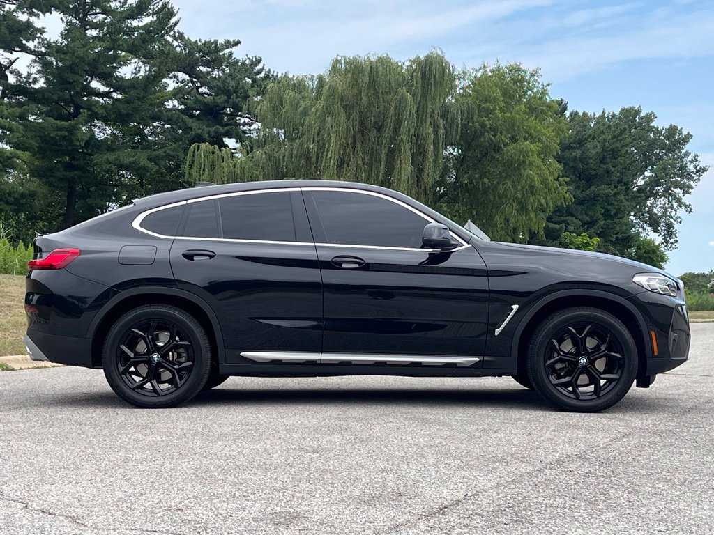 Used 2024 BMW X4 xDrive30i w/ Parking Assistance Package AWD/4WD image 10