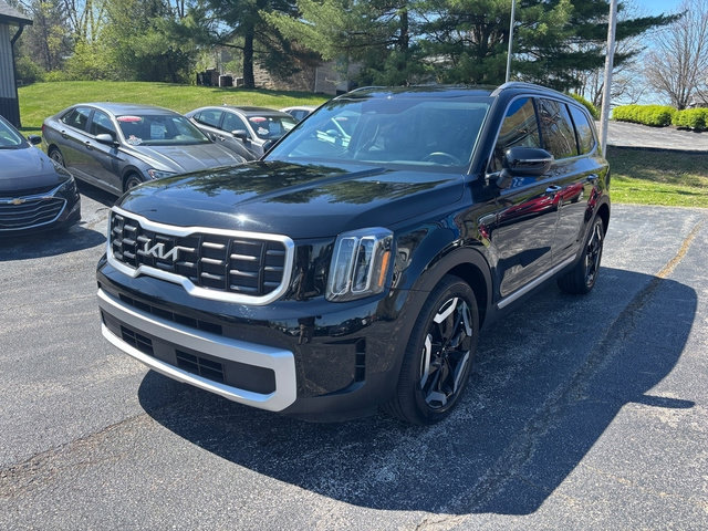 Used 2025 Kia Telluride S FWD image 2