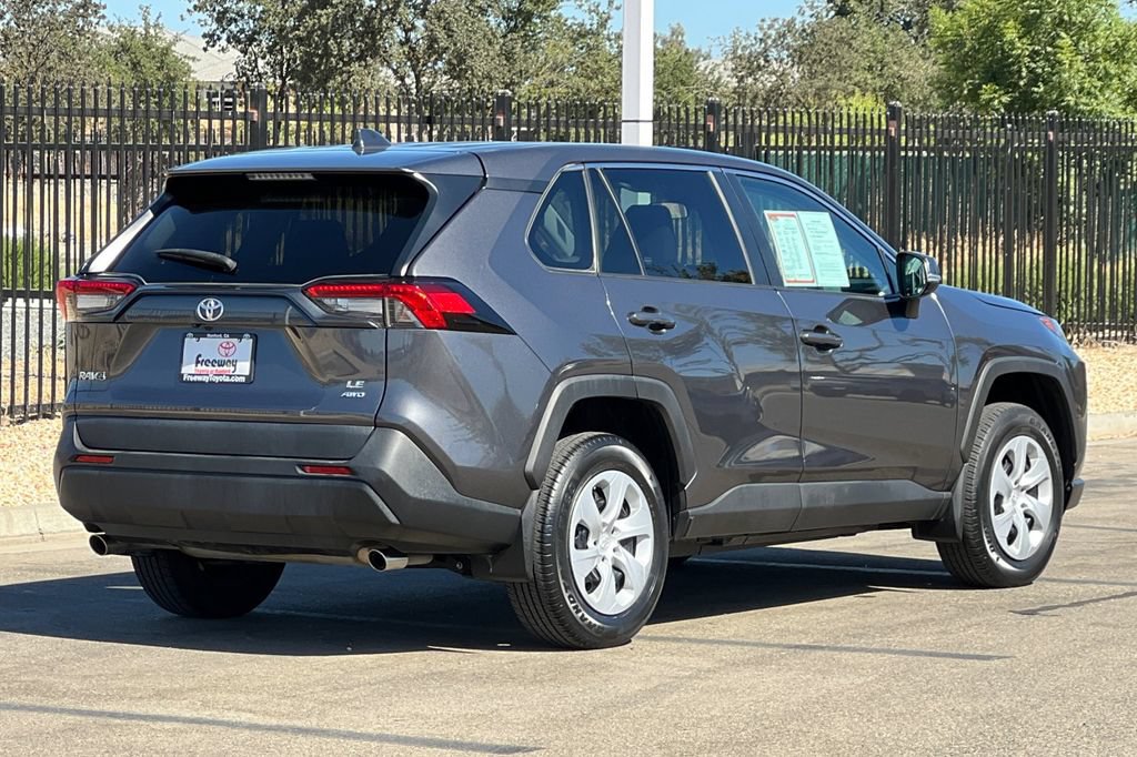 Certified 2024 Toyota RAV4 LE AWD/4WD image 5