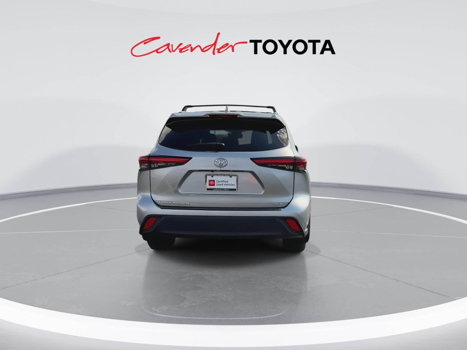 Certified 2021 Toyota Highlander XLE FWD image 7