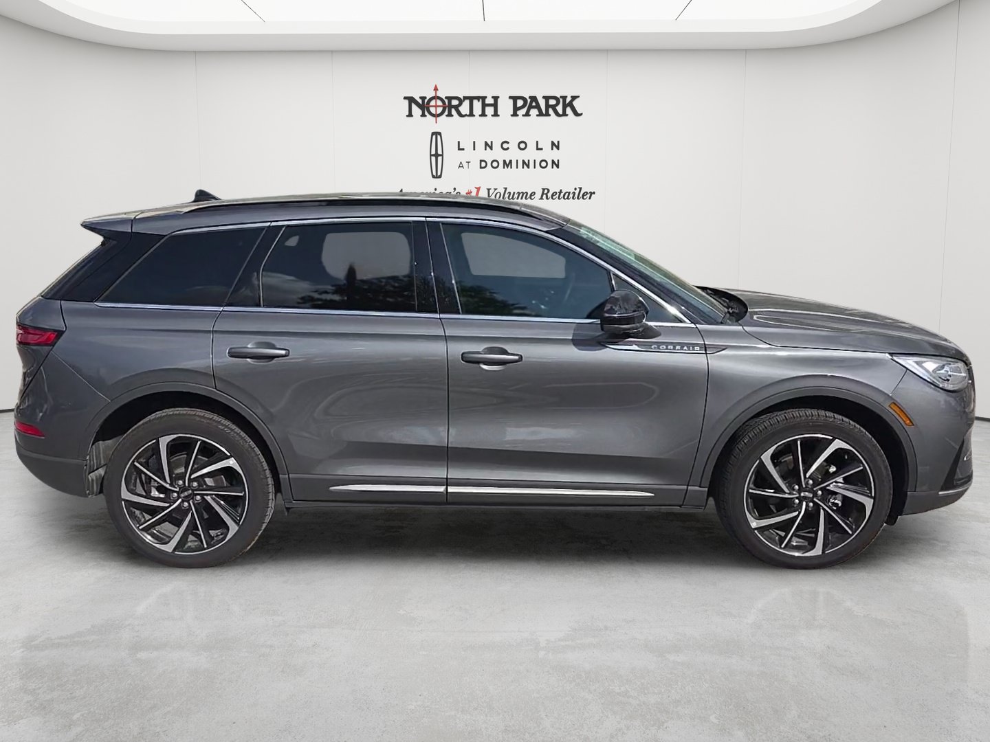 New 2026 Lincoln Corsair Reserve FWD image 6