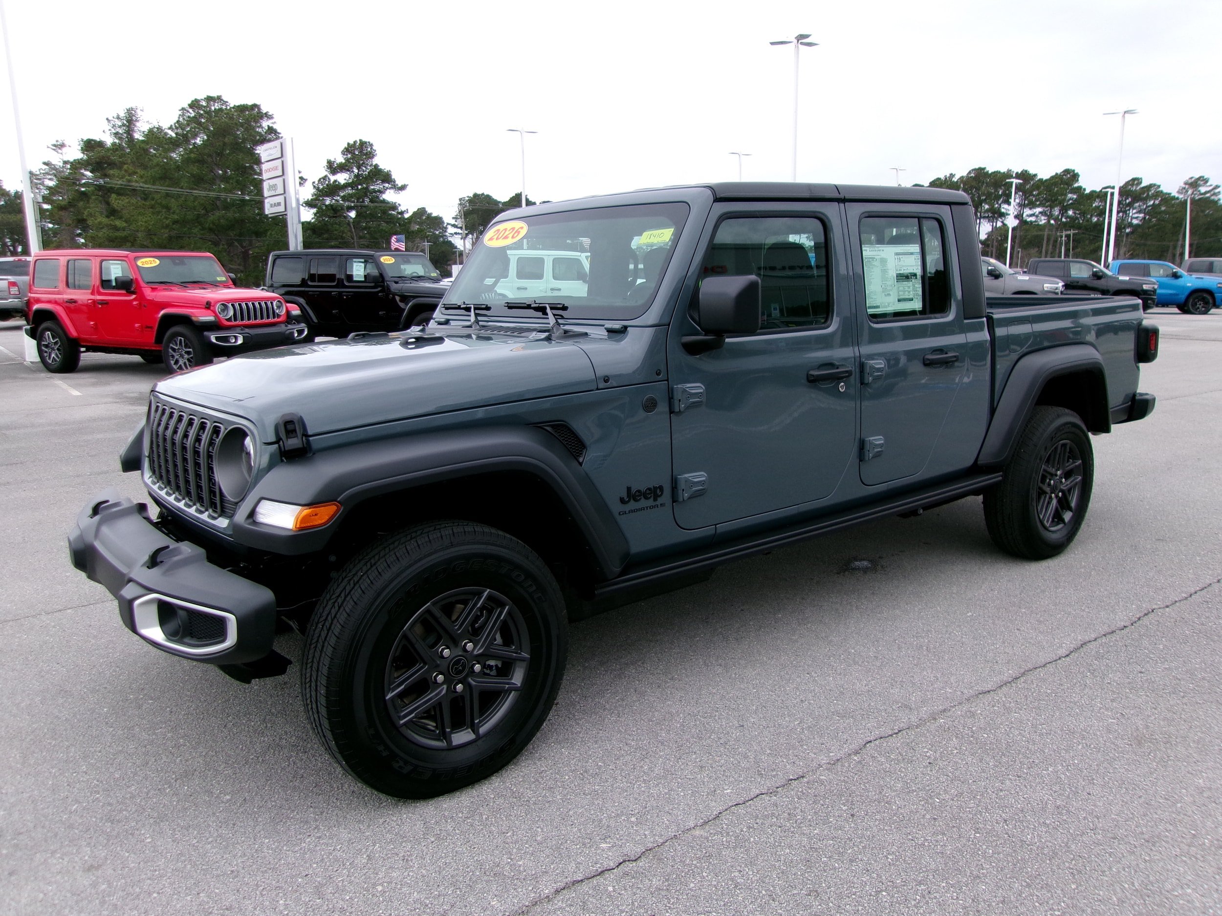 New 2026 Jeep Gladiator Sport AWD/4WD image 2