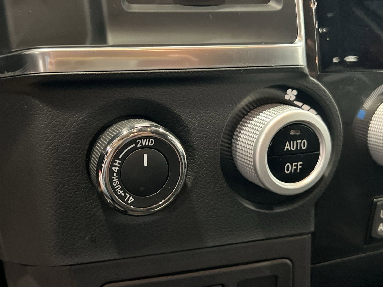 Used 2018 Toyota Sequoia TRD Sport AWD/4WD image 30