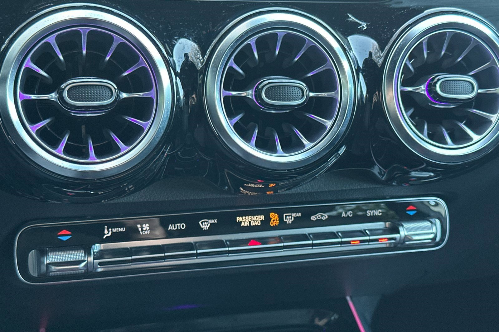 Certified 2023 Mercedes-Benz GLB 250 image 23