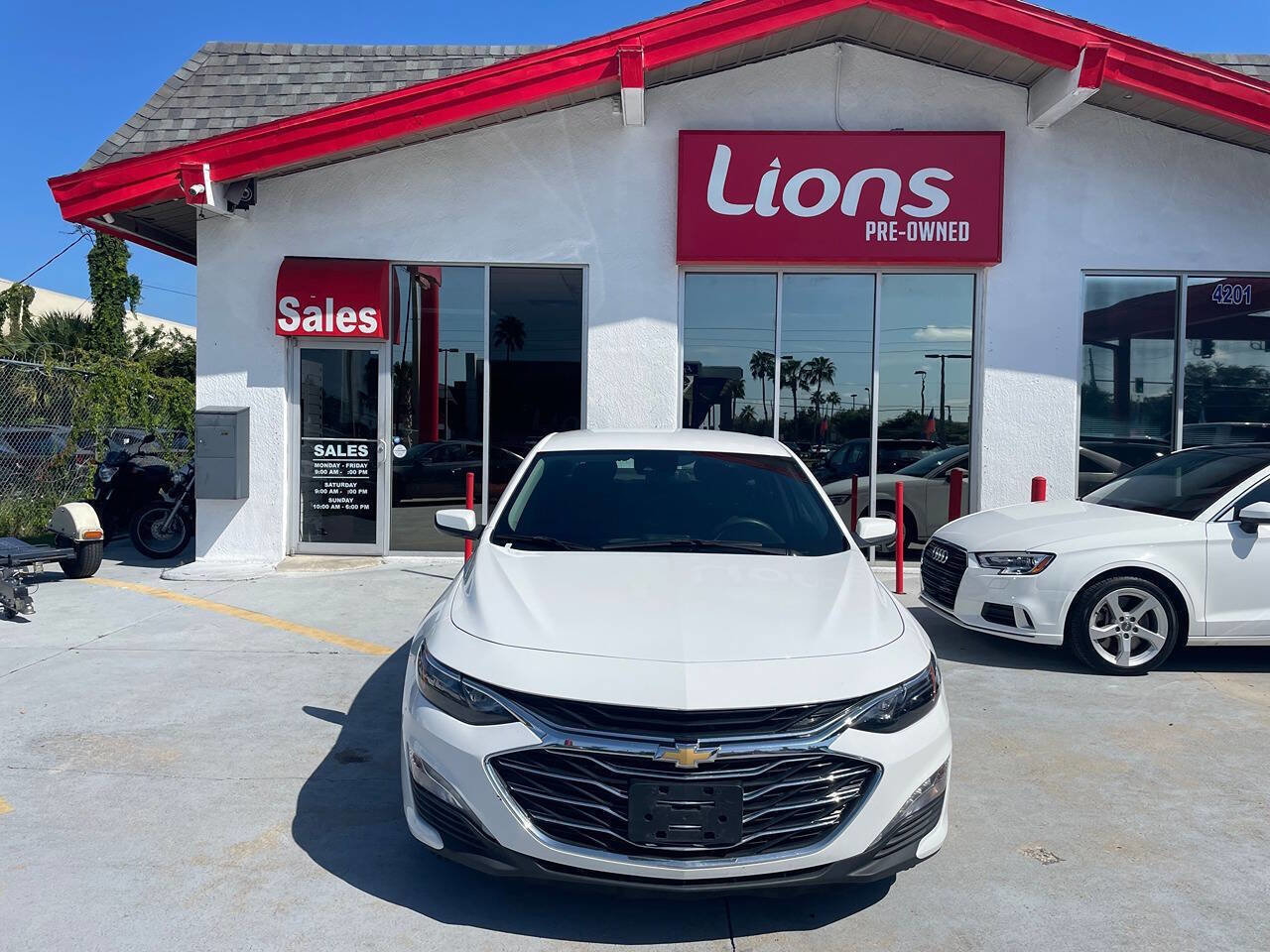 Used 2023 Chevrolet Malibu LT w/ Driver Confidence Package image 1