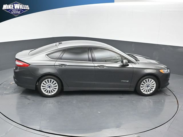 Used 2016 Ford Fusion SE image 16