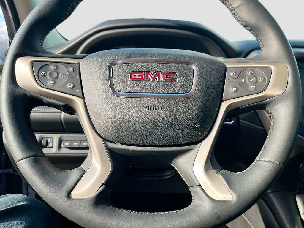 Used 2023 GMC Acadia Denali w/ Denali Technology Package image 11
