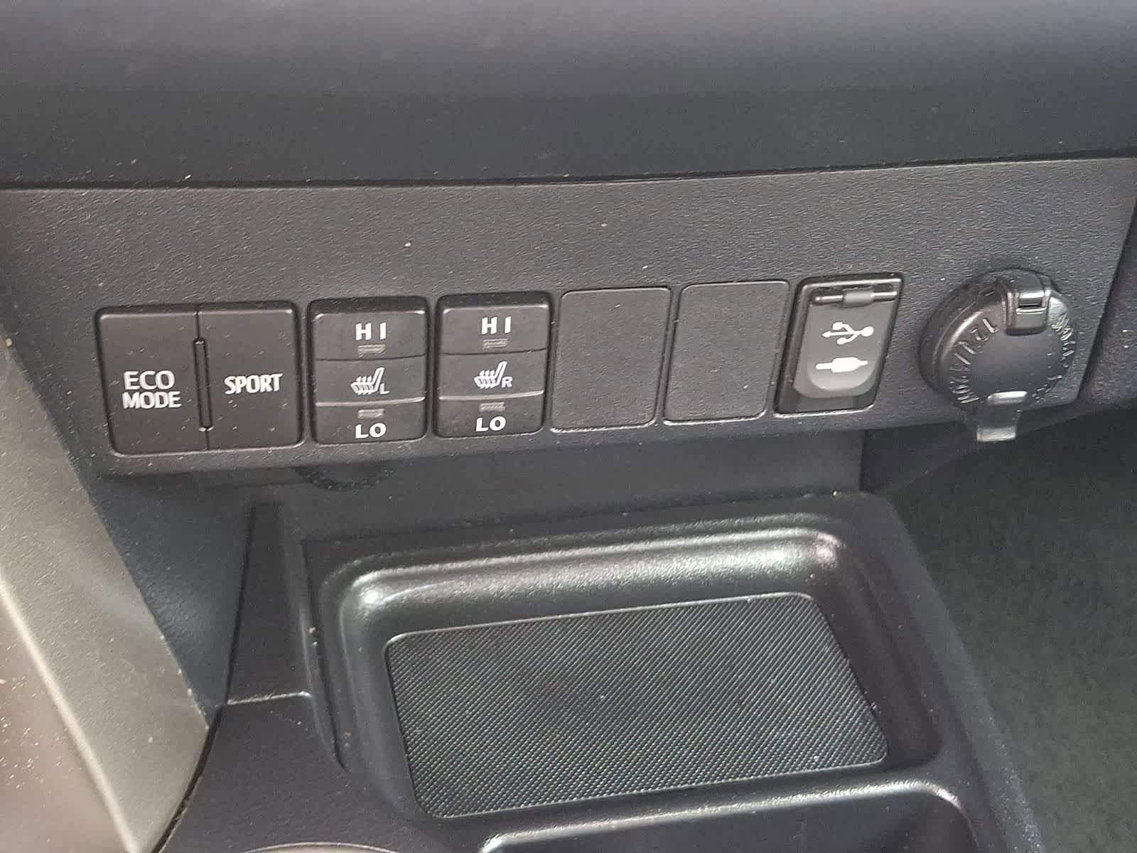 Used 2013 Toyota RAV4 Limited AWD/4WD image 26