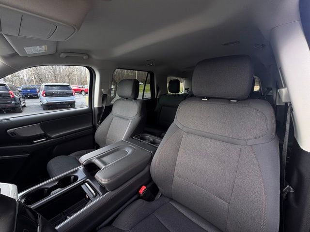 Used 2025 Ford Expedition Active image 8