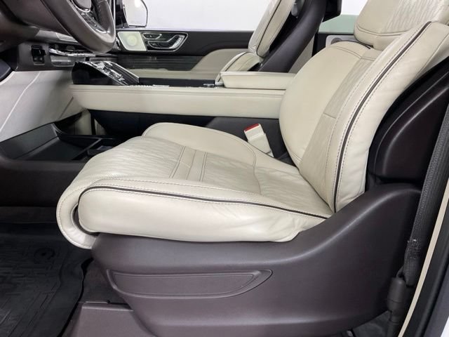 Used 2022 Lincoln Navigator L Black Label AWD/4WD image 27