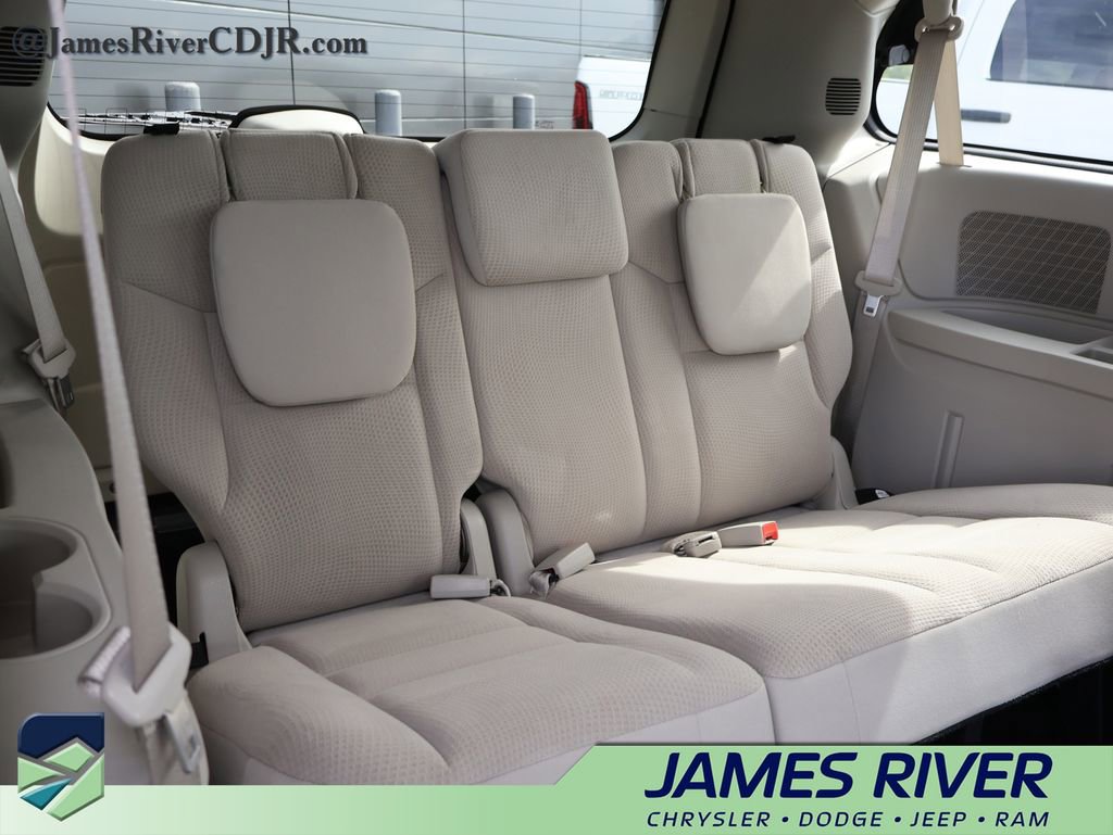 Used 2018 Dodge Grand Caravan SE FWD image 12