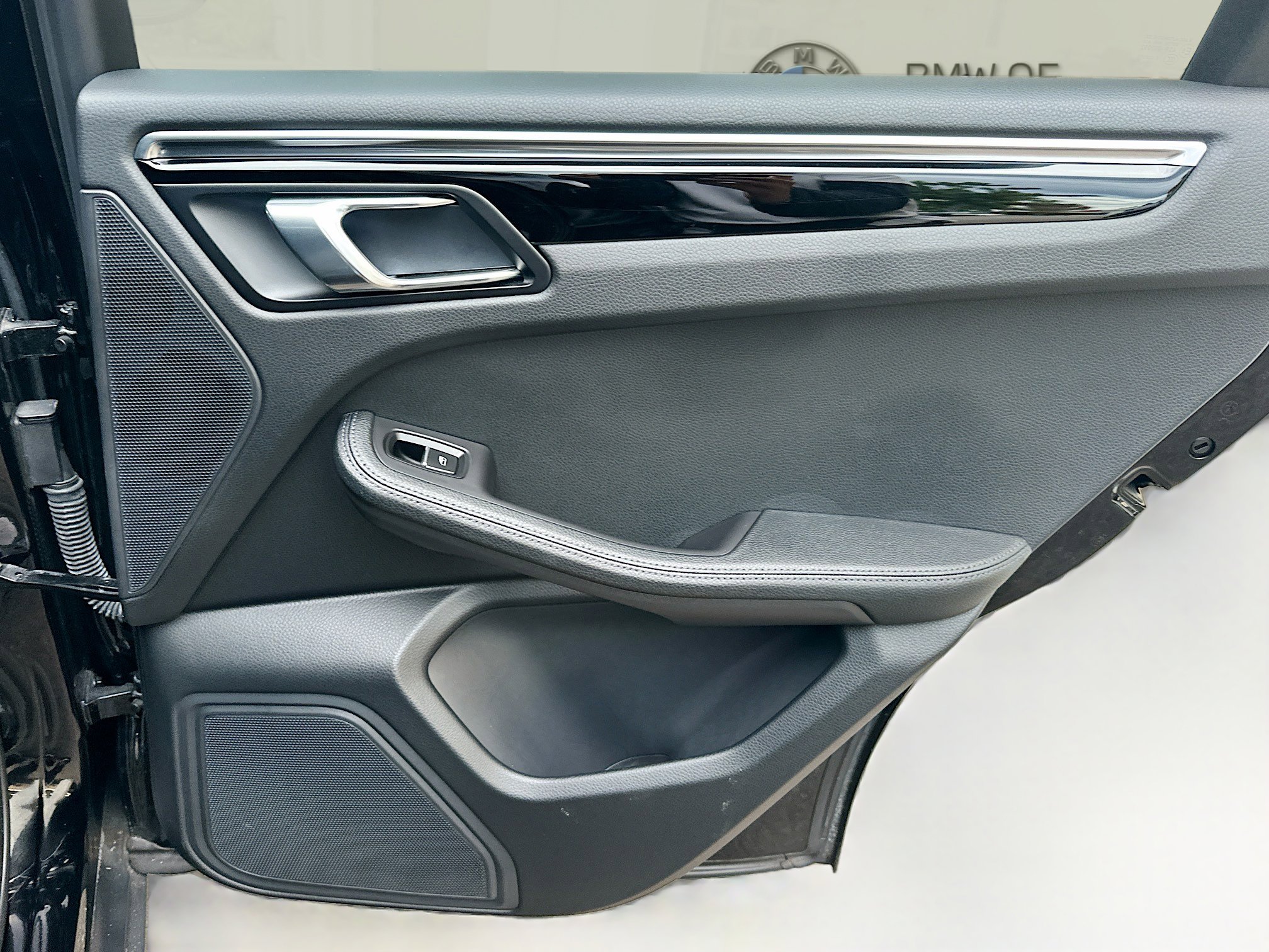 Used 2024 Porsche Macan image 33