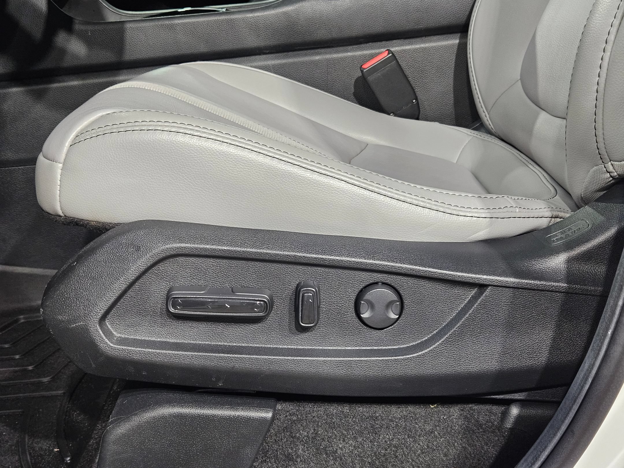 Used 2025 Honda Pilot Touring image 23