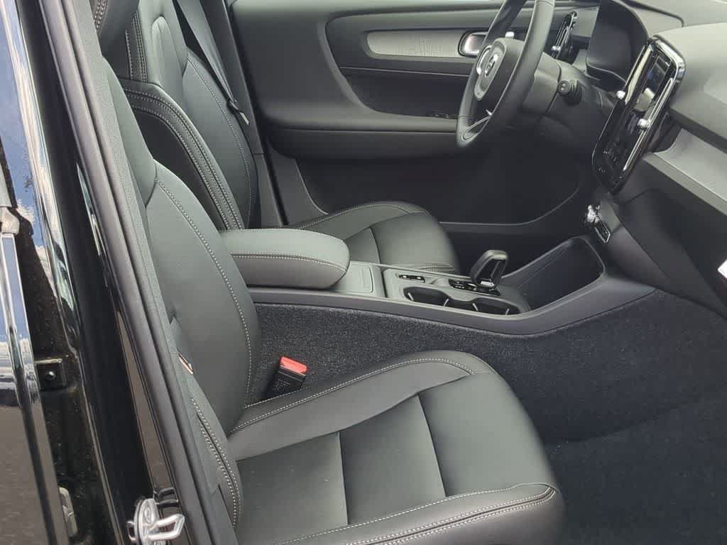 New 2026 Volvo XC40 B5 Core w/ Protection Package Premier AWD/4WD image 20