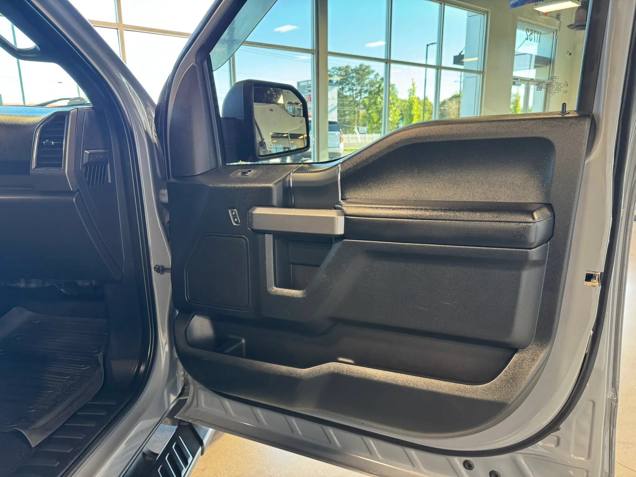 Used 2020 Ford F150 XLT w/ Equipment Group 302A Luxury AWD/4WD image 26