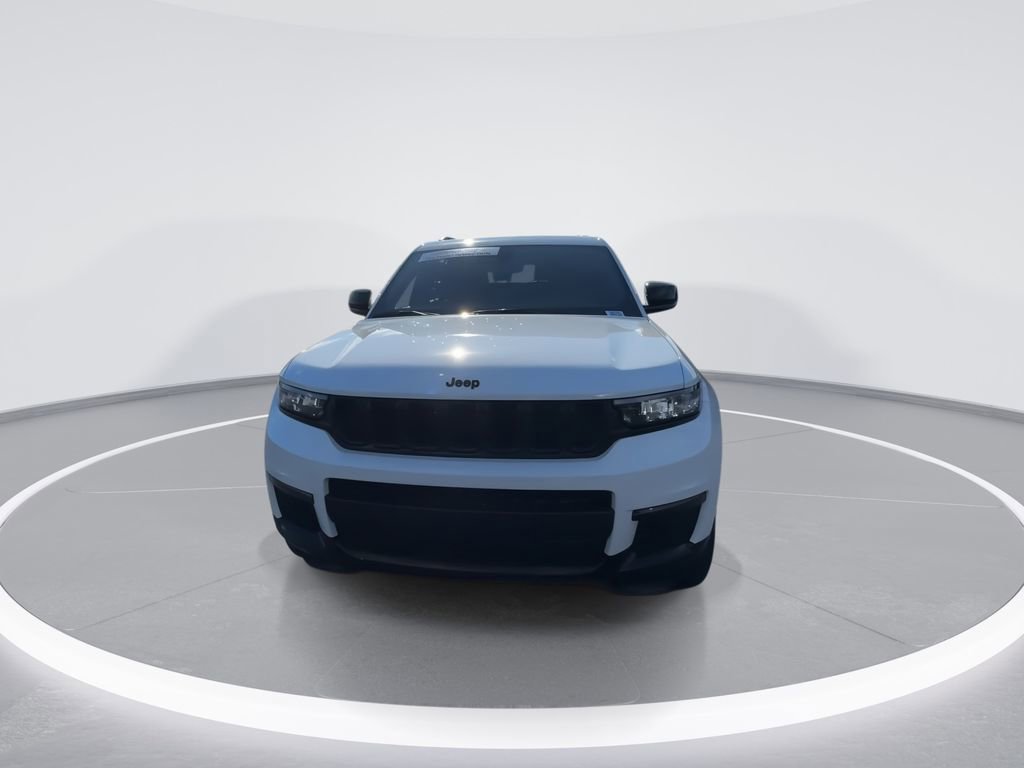 Used 2025 Jeep Grand Cherokee L Limited w/ Black Appearance Package image 3