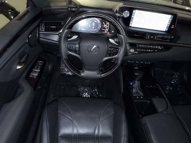 Certified 2021 Lexus ES 300h w/ Accessory Package image 4